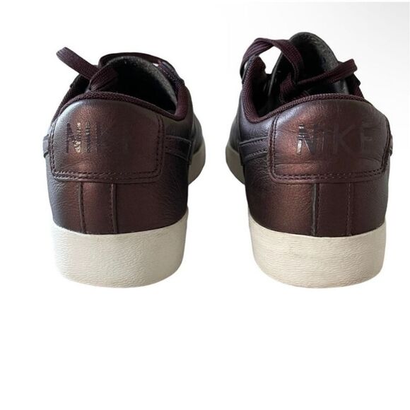 Nike Blazer Womens low WOMENS skateboarding size 8.5 leather  Nike Blazer Womens low WOMENS skateboarding size 8.5 leather